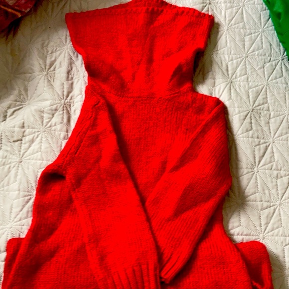 It’s a cherokee long neck sweater - Picture 1 of 1